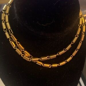 - Great unisex Chain  16”